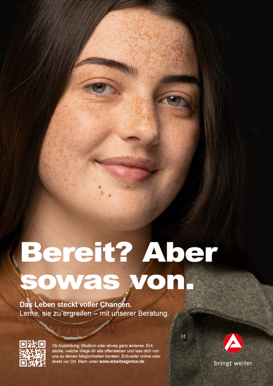 Campaign for Bundesagentur für Arbeit, photographed by Ramon Haindl with styling by Alexandra Heckel, featuring professional and approachable looks designed to convey a modern and inclusive representation of the workforce.